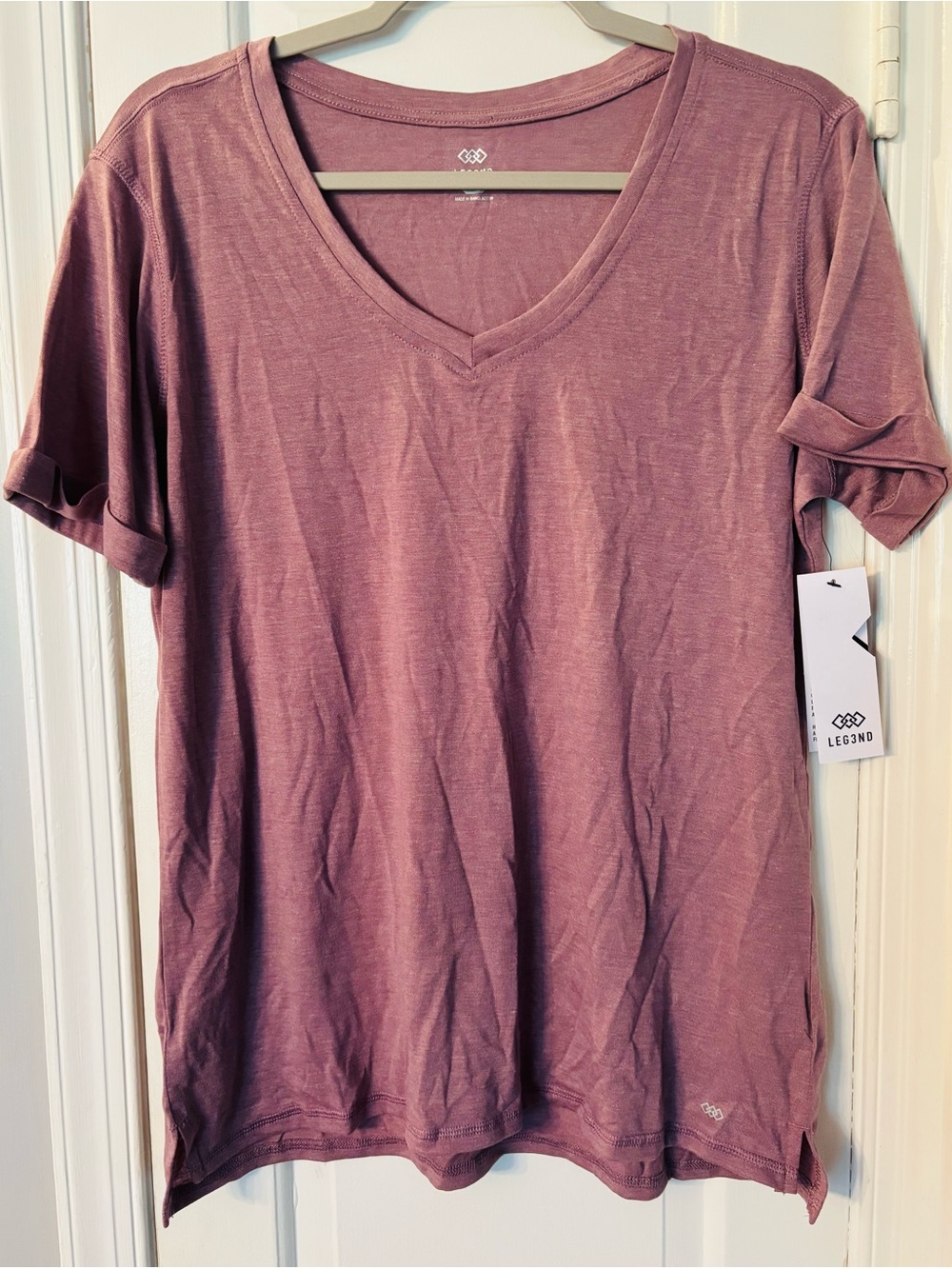 Legend Dusty Rose V-Neck Women's Super Soft Tee - size M NWT